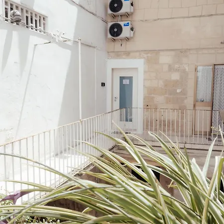 Guesthost - Maison Vittoria Comfortable And לינה וארוחת בוקר בארי
